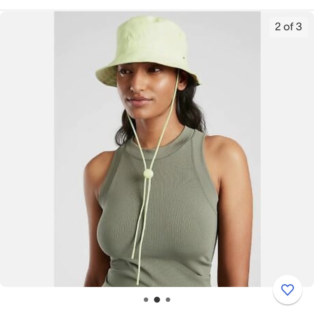 NWOT Athleta Women's Breeze Reversible Bucket Cap M/L Color Ecru/ Tequila Green